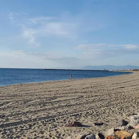 Maisonnette Climatisee Dans Naturiste Leucate