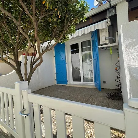Holiday home Maisonnette Climatisee Dans Naturiste *