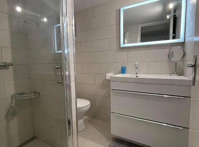 Maisonnette Climatisée Dans Résidence Naturiste Leucate
