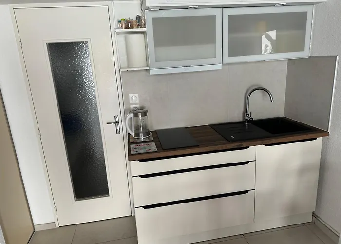Maisonnette Climatisée Dans Résidence Naturiste Leucate
